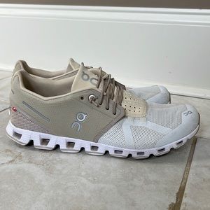 Women’s On Cloud running shoes. Size 9